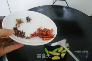 【酸香麻辣鸡煲】的做法步骤：2