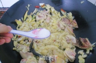 【酸香麻辣鸡煲】的做法步骤：2