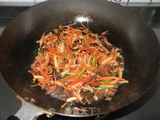 鱼香肉丝的做法步骤：2