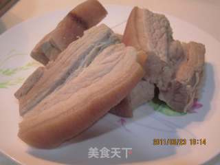 改良版——蒜泥白肉的做法步骤：2
