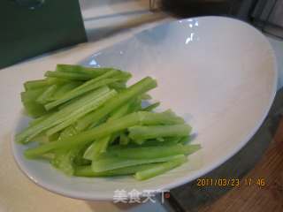 改良版——蒜泥白肉的做法步骤：2