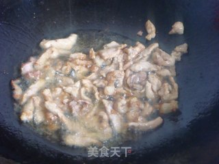 碗豆尖炒肉的做法步骤：2