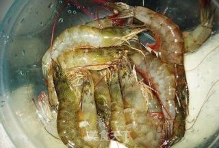 蛋黄鲜虾串的做法步骤：2