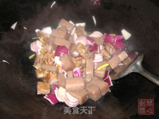 腊鸭焖魔芋的做法步骤：5