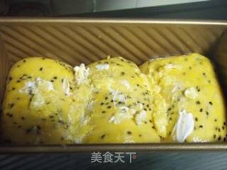 鲜奶油黑芝麻吐司的做法步骤：4