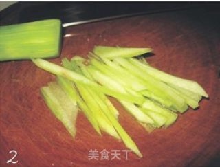 莴笋炒木耳的做法步骤：3