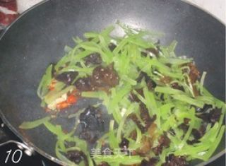莴笋炒木耳的做法步骤：3
