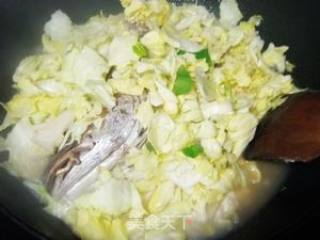 米鱼头包菜汤的做法步骤：3