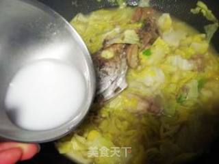 米鱼头包菜汤的做法步骤：3