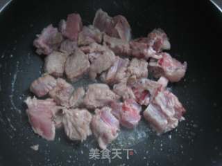 冰糖排骨的做法步骤：2