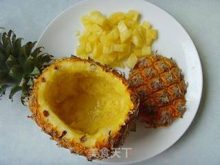 菠萝虾仁炒饭的做法步骤：2