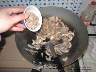 肉糜蘑菇豆腐汤的做法步骤：3