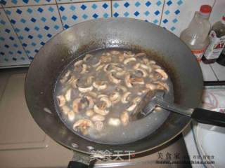 肉糜蘑菇豆腐汤的做法步骤：3
