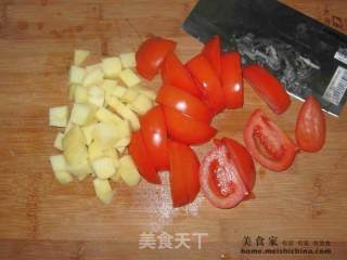 番茄土豆蛋花汤的做法步骤：3