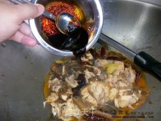 家常菜肴@@梅菜辣子鸡的做法步骤：2