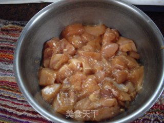土豆烧鸡肉的做法步骤：2