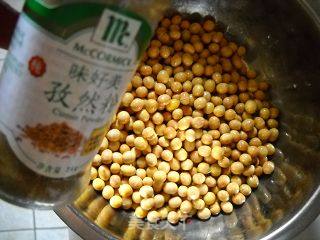 微波孜然香酥豆的做法步骤：4