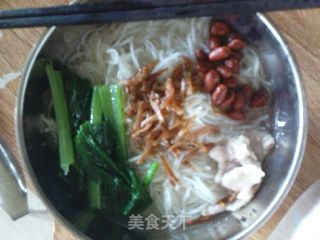 自制简单的水米粉的做法步骤：2