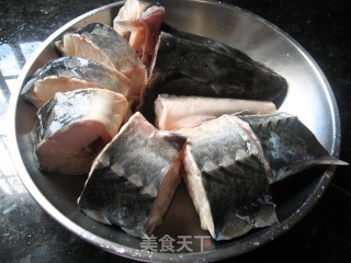 豉汁蒸鲟龙的做法步骤：2