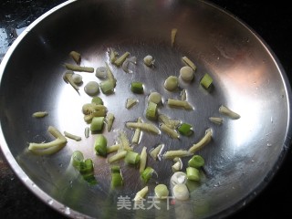 豉汁蒸鲟龙的做法步骤：2