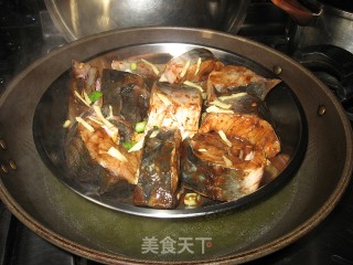 豉汁蒸鲟龙的做法步骤：2