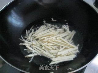 鱼香肉丝的做法步骤：2