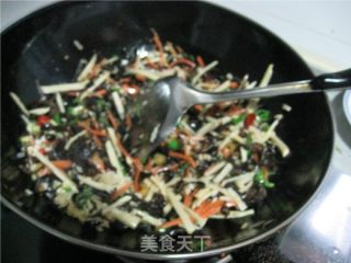 鱼香肉丝的做法步骤：2