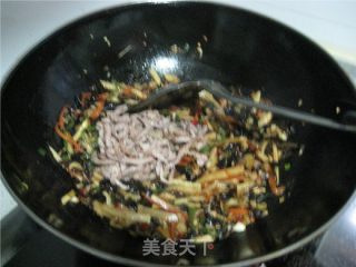 鱼香肉丝的做法步骤：2