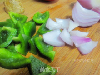 【黑椒茄汁猪肝】的做法步骤：2