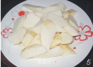 胡萝卜淮山猪骨汤的做法步骤：3