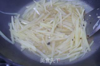 醋溜土豆丝的做法步骤：2