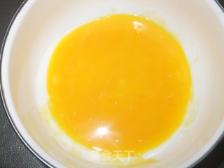 电饭煲版蛋糕的做法步骤：3