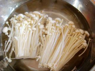 蒜香金针菇五花肉卷的做法步骤：5