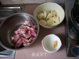 冬笋煲龙骨的做法步骤：2