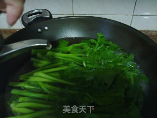 超简单的--盐油菜心的做法步骤：2