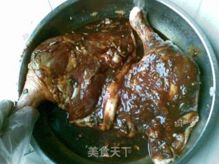 酱烤鸭腿的做法步骤：3