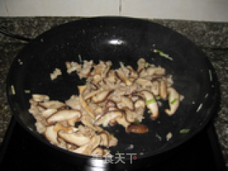 香菇酱扒豆腐的做法步骤：2