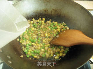 宝宝爱吃饭【虾仁烩米饭】（附可爱青蛙造型）的做法步骤：2