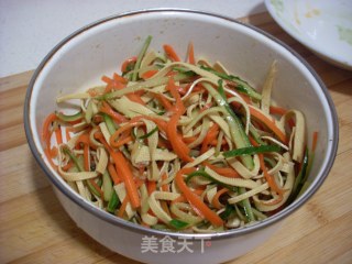 三色豆腐皮的做法步骤：2