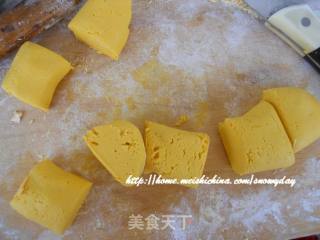 清甜南瓜饼的做法步骤：2