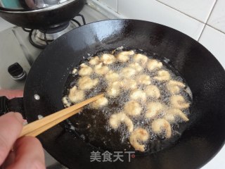 炸虾仁的做法步骤：2