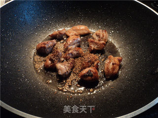 孜然鸡腿肉的做法步骤：2
