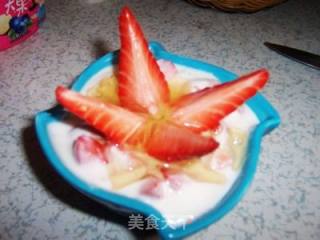 春季养生---草莓蜂蜜酸奶的做法步骤：4