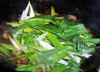 血豆腐肉片炒青蒜的做法步骤：4