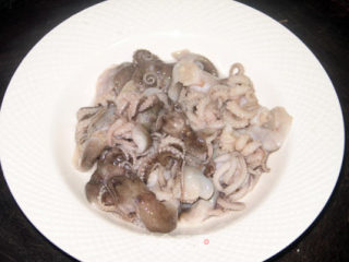 蚝油尖椒炒章鱼仔的做法步骤：4