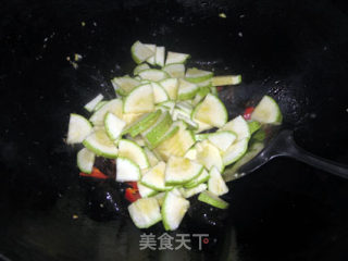 西葫芦炒鸡蛋的做法步骤：4
