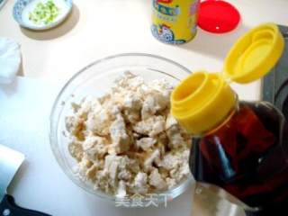 春季养生菜“香椿拌豆腐”的做法步骤：2