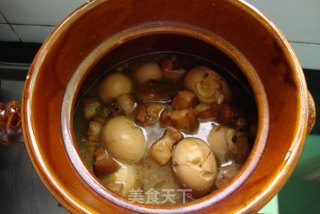 妈妈的拿手菜~~五花肉炖蛋的做法步骤：2