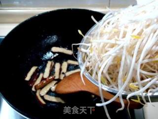 春季养生菜“韭菜芽菜炒香干”的做法步骤：2