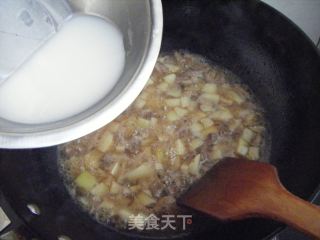 土豆肉丁盖浇饭的做法步骤：2